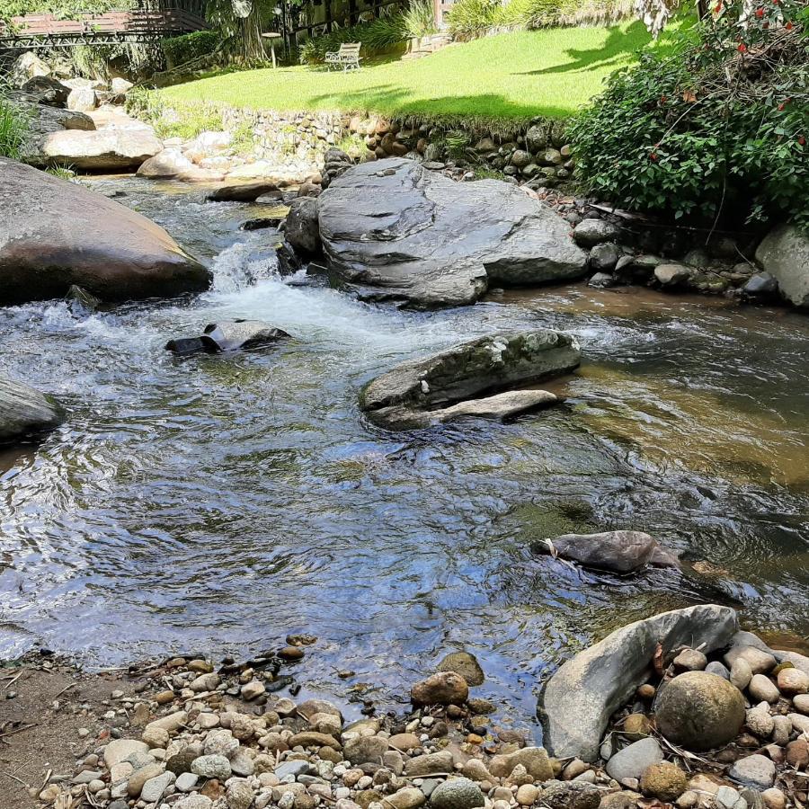 Casa Rosa Lumiar, Cachoeira Particular E Fazendinha Eksteriør bilde